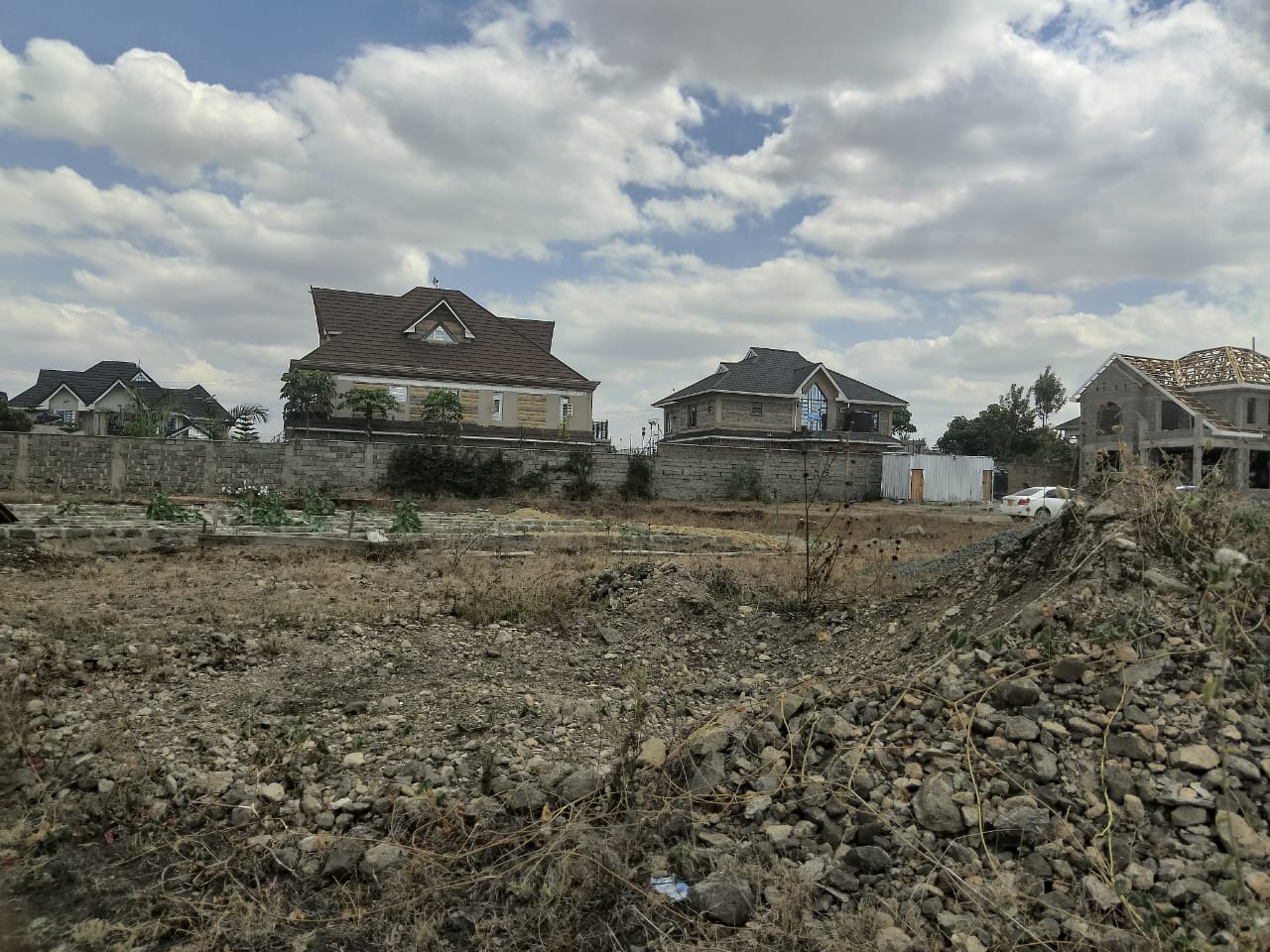 Kitengela-plot-on-distress-sale